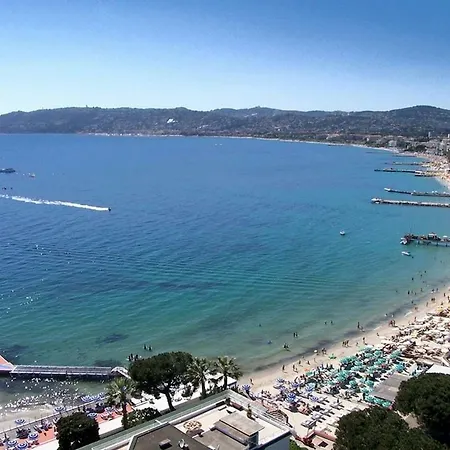 Confort, Chic & Spacieux De Les Pins & Apartmán Juan-les-Pins