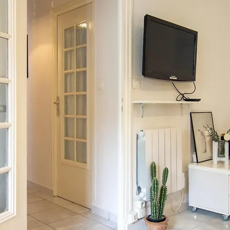 32m2 Les Pins 350 M Climatise Wifi Centre Апартаменты Жуан-ле-Пен