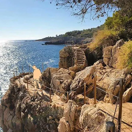 32m2 Les Pins 350 M Climatise Wifi Centre * Жуан-ле-Пен